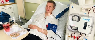 Jonny, 44, väntar på en ny njure – hålls vid liv av maskin