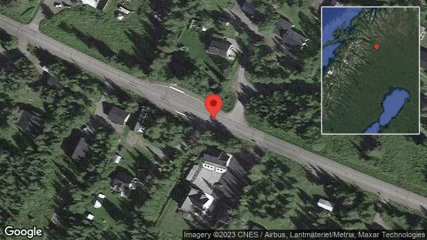 Olja på vägen stör trafiken på väg 875