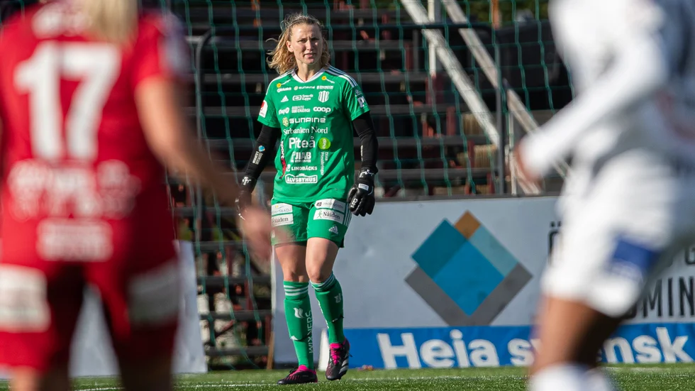 Samantha Leshnak Murphy, målvakt i PIF-dam, trivs i den svenska vinden. (Arkivbild)