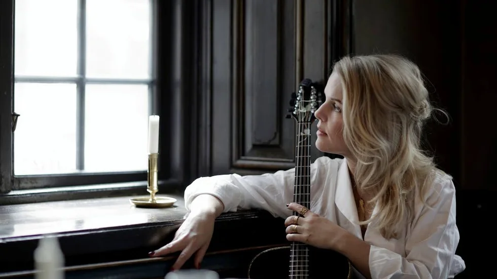 Sofia Karlsson och Martin Hederos uppträder i Öjeby Kyrka i december.