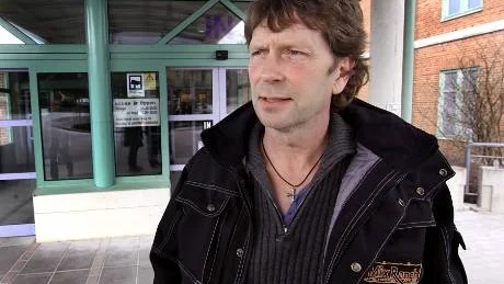Kraftlös. I dag är det som att jag bara har en viss mängd kilowatt att göra av med varje dag, sedan finns det inte mer, berättar Micke Erixon.