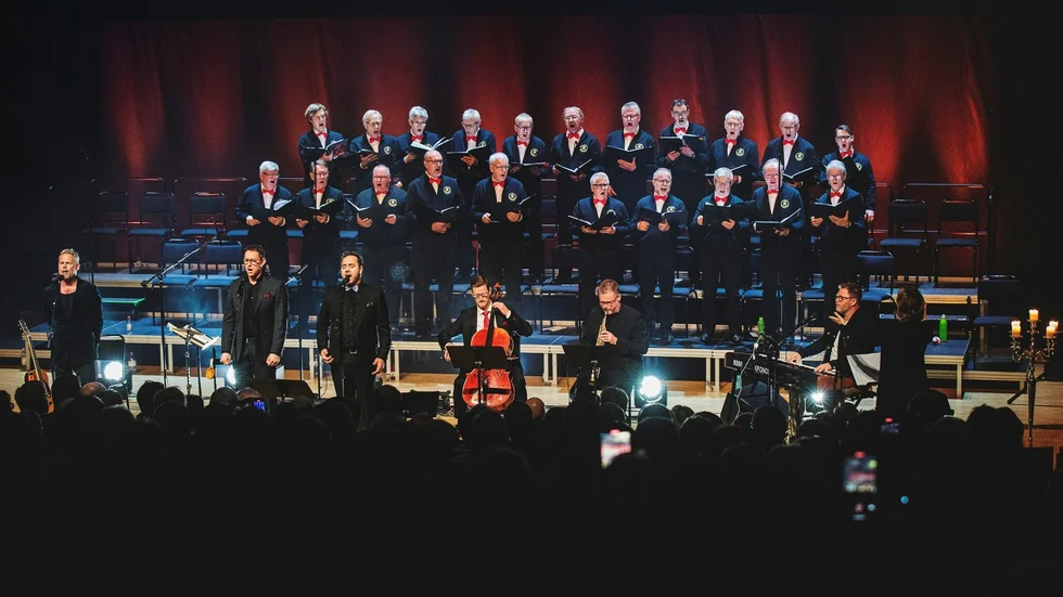 Den kommande jubileumskonserten i Hortlax kyrka den 14 oktober och konserten tillsammans med Storstryk på Acusticum den 21 oktober blir jubileumsårets höjdpunkter. (Bild från en tidigare konsert med Hortlax manskör och Storstryk)