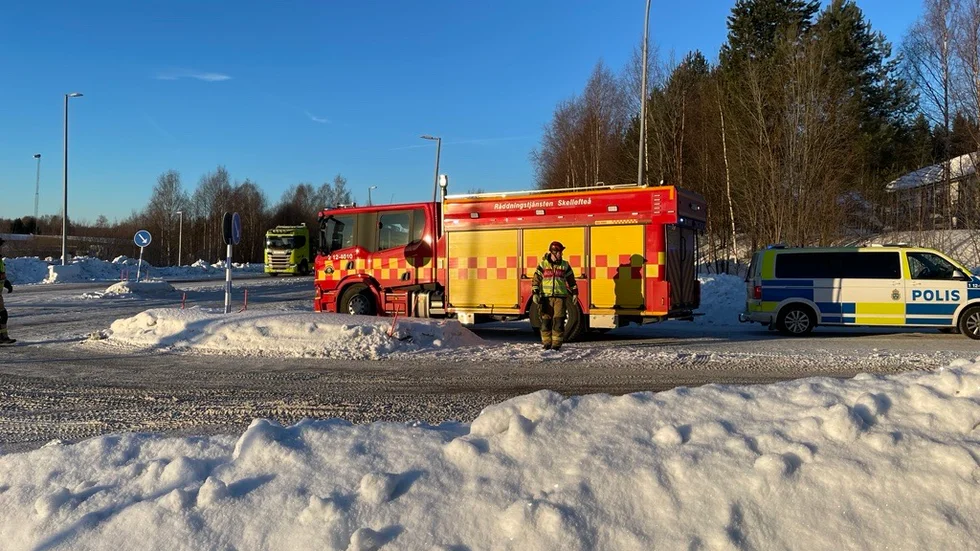 Olyckan mellan tre personbilar inträffade i korsningen Torsgatan/Svedjegatan.