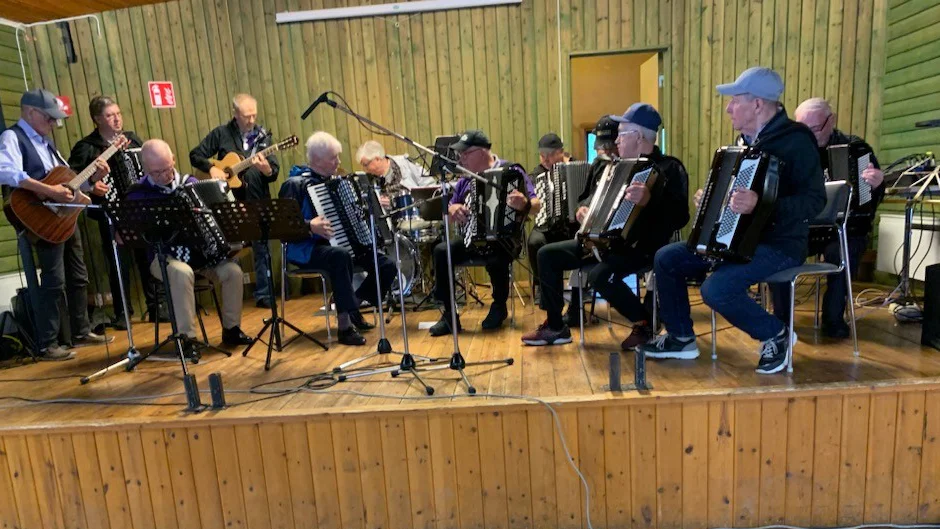 Dragspelare bjöd på härlig musik under PRO-dagen i Nunisvaara.