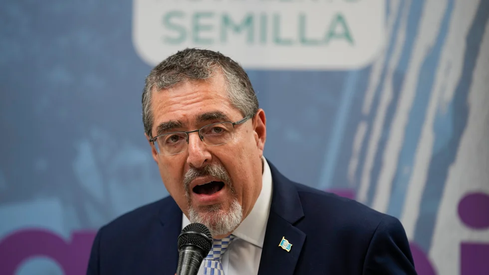 Den valda presidenten Bernardo Arévalo. Bild från i fredags.