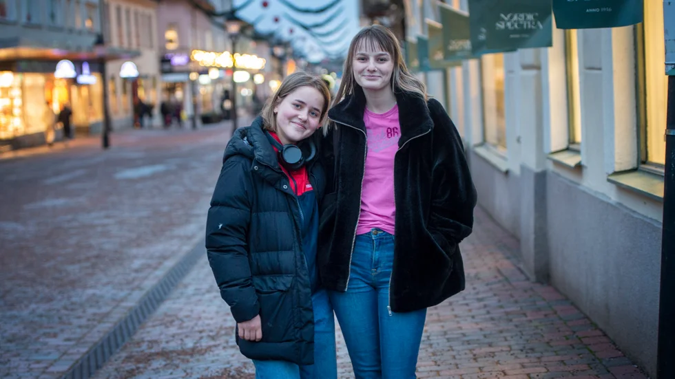 Kusinerna Klara Mattson Frank och Maya Dunlop ska fira jul tillsammans med sina familjer. De är i princip klara med sina inköp.
