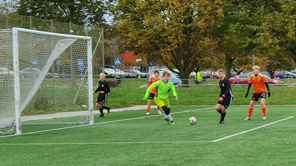 FC Gute och Visby AIK möttes på Säves konstgräs.