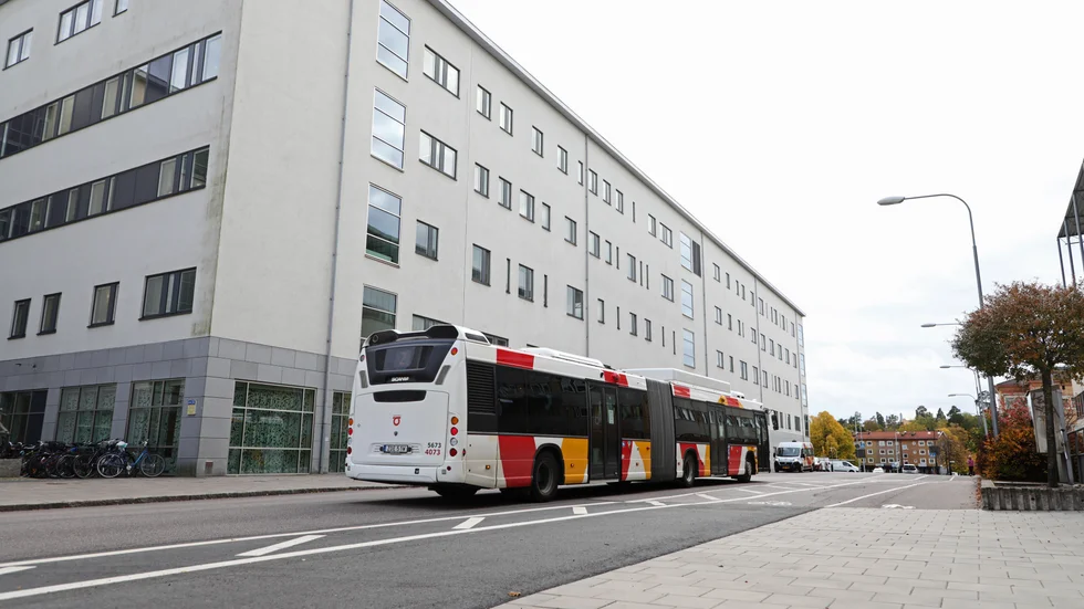 Flera linjer kommer att påverkas med förändringarna i augusti. Bland annat ettan i Linköping. Flera lantbussar kommer också få färre avgångar då Östgötatrafiken anser att behövet har minskat. Exempelvis kommer avgången 17:05 tas bort för linje 420.