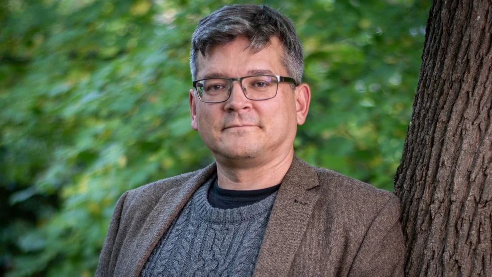 Mårten Lind har skrivit en bok om Almdöden.