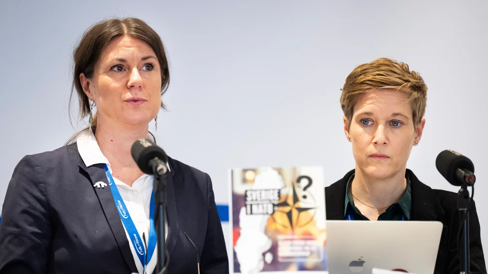 Kerstin Bergeå, ordförande Svenska Freds och Josefin Lind, Generalsekreterare för Läkare mot Kärnvapen, presenterar en rapport om Nato inträdet och kärnvapen på svensk mark vid en gemensam pressträff under Rikskonferensen Folk och Försvar 2024.