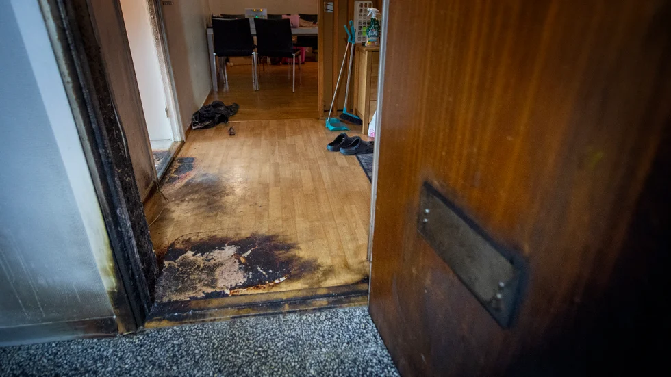 Nu häktas en person efter attentaten i Brandkärr.
