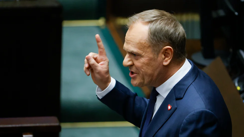 Donald Tusk talar i Polens parlament sedan han valts att bli Polens näste premiärminister.
