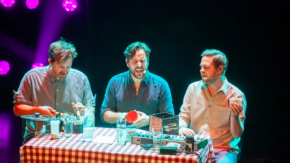 Göteborgsgruppen Solala har tidigare gästat både Picnic i parken och Eskilstuna teater. Nu kommer trion tillbaka för en sommarkonsert i Rademachersmedjorna. 