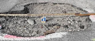 Varför lagar man inte farligt hål i Borensberg?