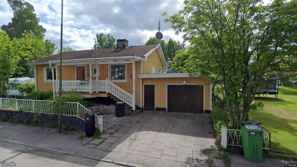 Hökvägen 8