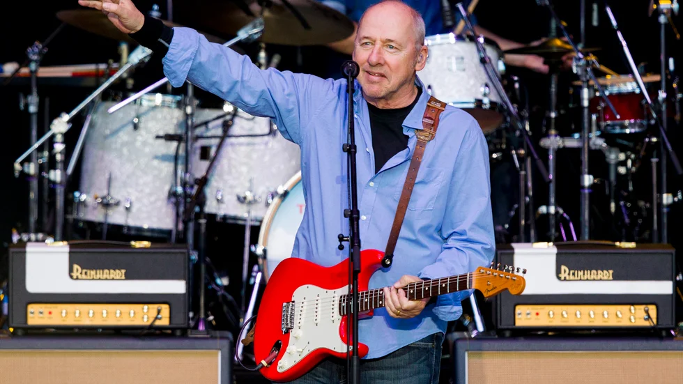 Mark Knopfler säljer fler än 120 gitarrer på auktion. Arkivbild.