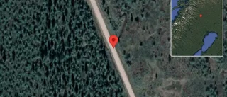 Singelolycka med en personbil på väg 860