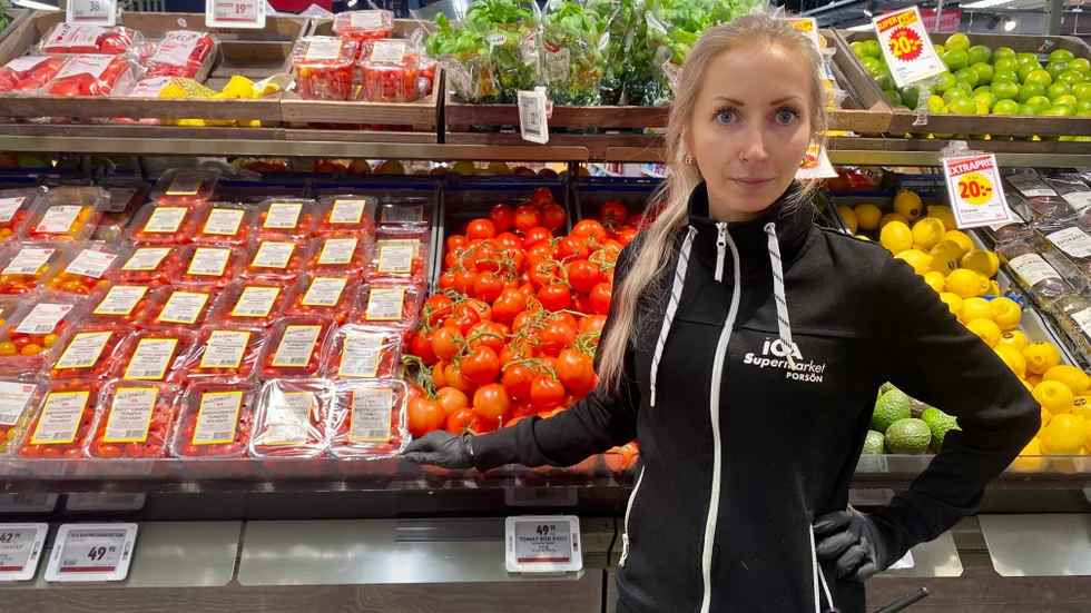 Emma Johansson Märsylä, ansvarig för frukt och grönt vid Ica supermarket Porsön.
