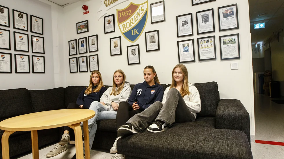 Ella Elf, Natalie Syrén, Ellie Johansson , Meja Hammer,  spelar allihopa i det som numera är Borens damjuniorer. Tidgare tillhörde Ella och Ellie Borens flickor 07 och Natalie och Meja Borens flickor 08/09.