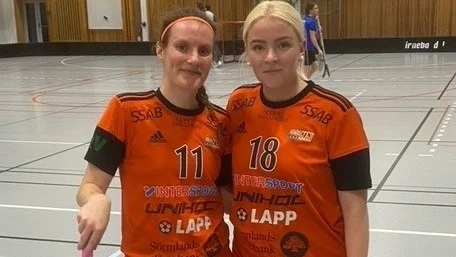 Glada målskyttar i Onyx. Både Daniela Broström och Matilda Lindström gjorde två mål varedra mot Linköpings Universitets AIF IBK.