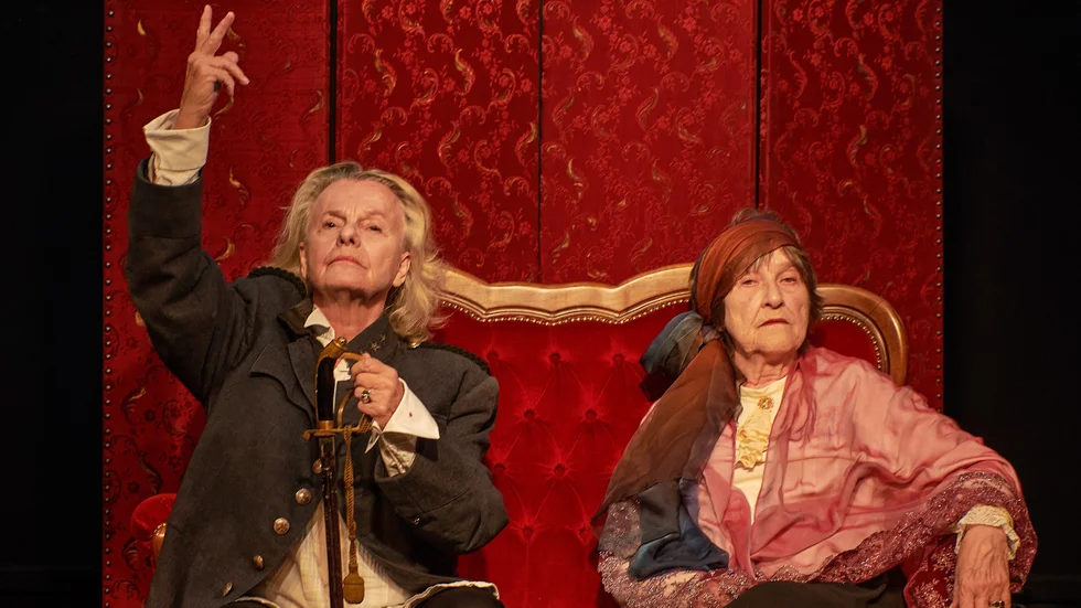 Två av teaterns grand old ladies, Marie Göranzon och Gunilla Nyroos, kommer till Reginateatern.