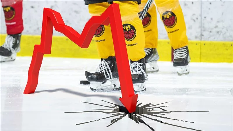 "Jag förstår om spelarna inte tycker det är så roligt att växla in pengarna nu när kronans värde har gått ned så mycket", säger Ulf Engman.