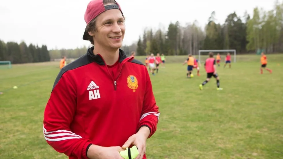 Förre målvaktstränaren Alexander Holmqvist fick ta emot priset som årets HBK:are när bästa säsongen på över 60 år summerades.