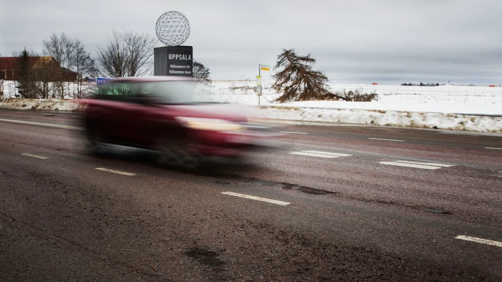 Den planerade cykelvägen längs gamla E 4, nuvarande väg 600, har försenats flera gånger och planeras nu vara klar 2026.