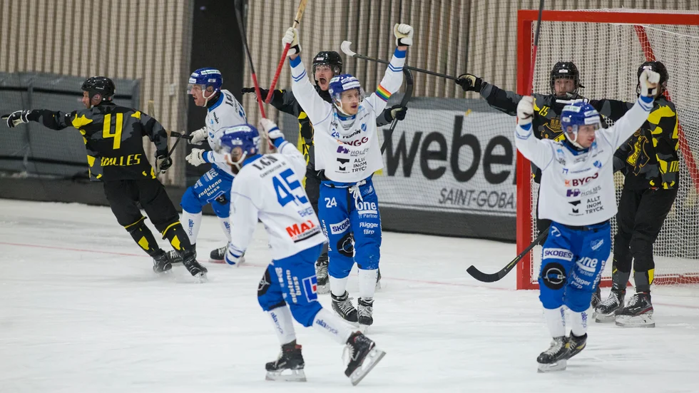 IFK fick jubla i den första halvleken. För så långt var de med mot AIK. I den andra halvleken rann det iväg när AIK spelade ut och IFK inte orkade hålla emot.