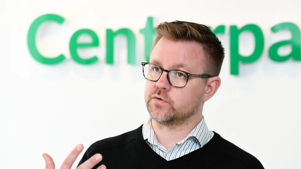 Avslöjandena kring EU-parlamentarikern Fredrick Federley har visat sig svåra för Centerpartiet att hantera. 