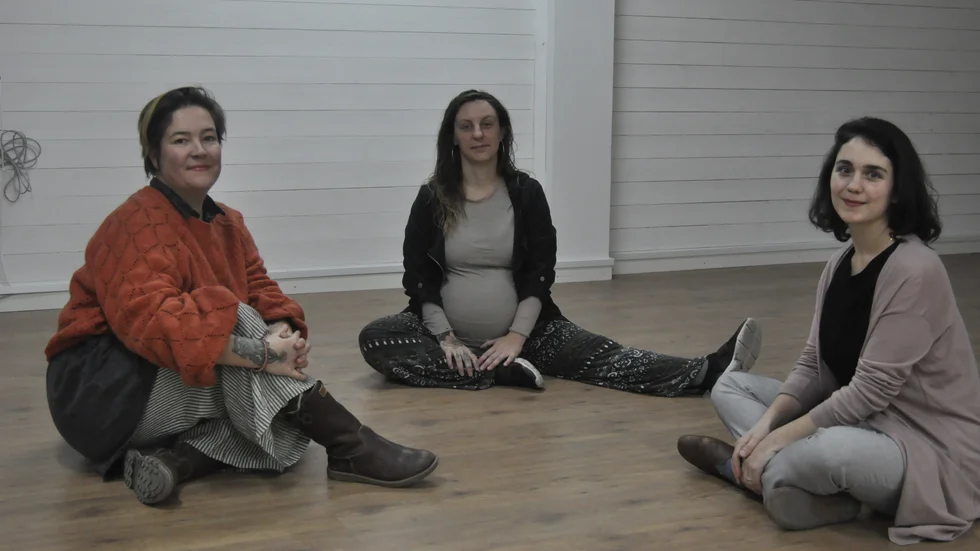 I början av nästa år öppnar "Rörelse" upp i centrala Gnesta. F v: Karolina Lindström, Veronica Jäderlund och Sona Babajan.