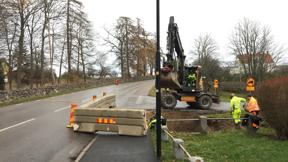 Under förra måndagen pågick arbetat med att åtgärda läckan. Nu ska jobbet kompletteras.