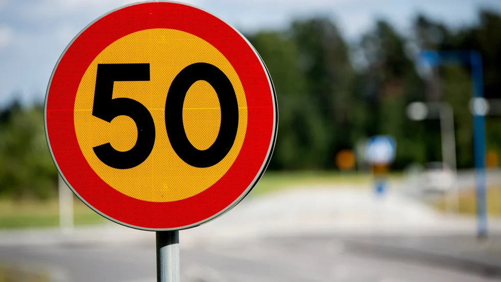 Om man blir påkörd i 50 km/tim är risken för dödsfall hela 80 procent, skriver dabettörerna.