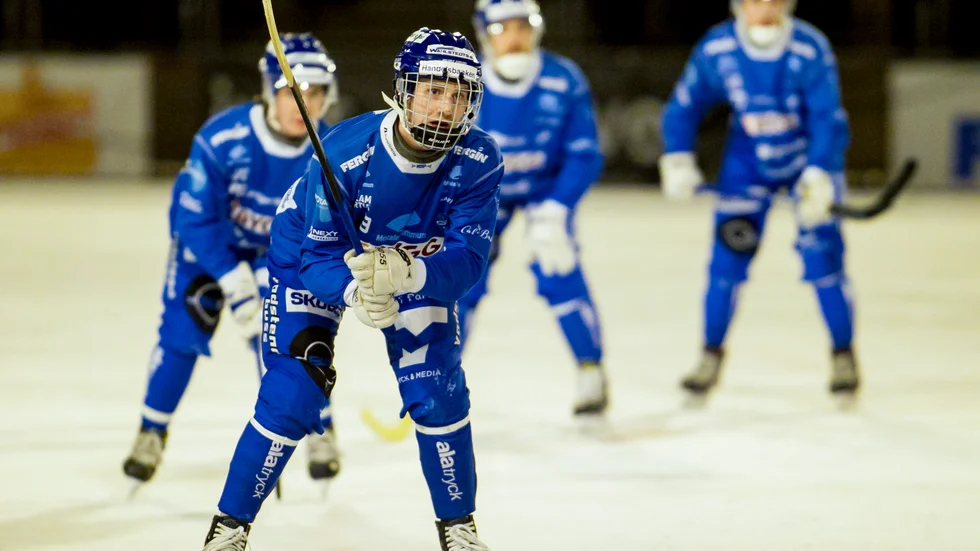 Nu kommer lagen få byta spelare i samband med hörnor. 