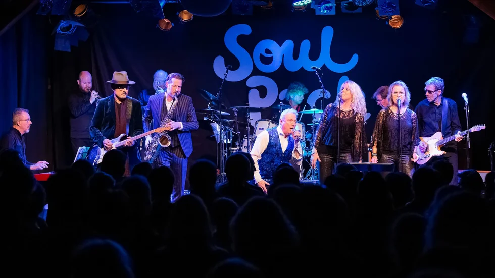 Publiken gillar när Soul Pack kör "Don't Let the Green Grass Fool You" live. 
