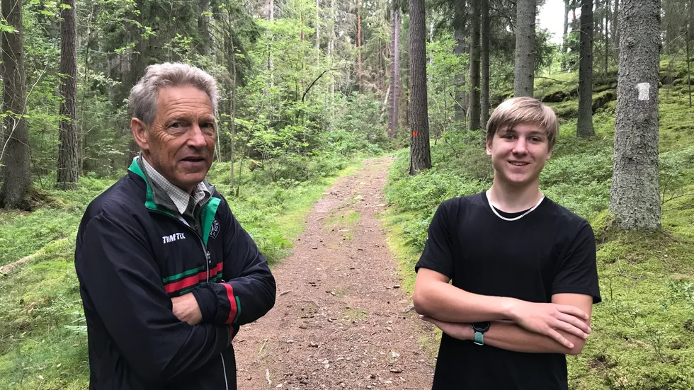 Tjällmo-Godegårds OK:s Anders Åberg, till vänster, kunde glädja sig åt en positiv tävling med många och långväga startande i norra Godegård i helgen.