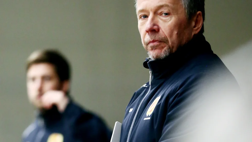 Tränaren Joakim Lundholm och hans Linden mötte HC Dalen från Jönköping under onsdagskvällen.