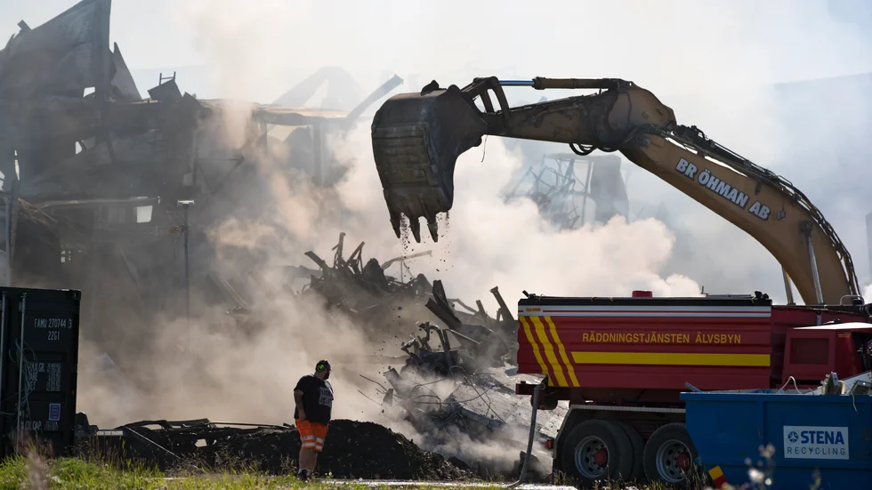 Upphandling av rivningsuppdraget pågår. Förhoppningen är att det ska vara igång inom ett par veckor och att arbetet ska ta ett par månader.
