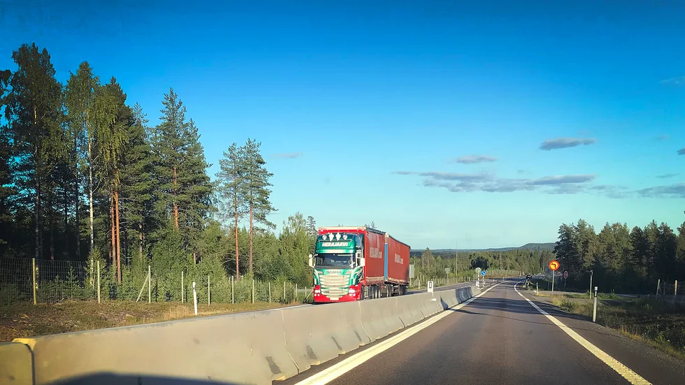 Betongbarriär istället för vajerräcke minskar olyckorna enligt Trafikverket. 