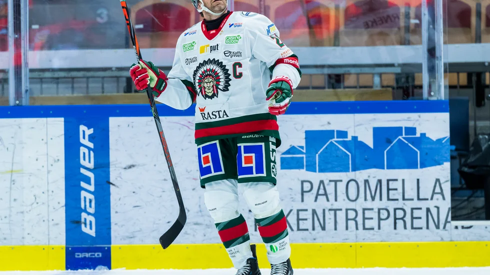 Frölundas Joel Lundqvist lämnade bortamatchen mot Luleå i förtid efter ett matchstraff.