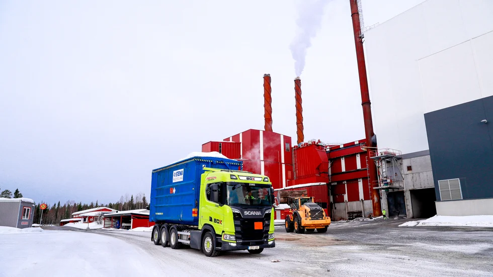 Det blir oftast två turer i veckan med covidavfallet i Stenas blåa container från Sunderby sjukhus. Sedan körs också avfall från länets andra fyra sjukhus och bränns på Bodens kraftvärmeverk.