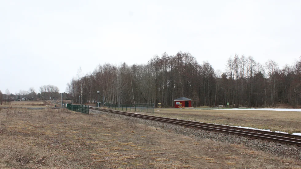 Obevakad järnvägsövergång vid Segersborgsgatan i Västervik.