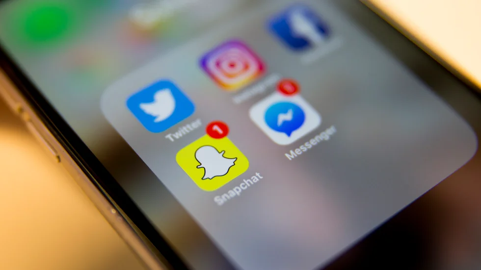 Sociala medier: Messenger, Twitter, Instagram, Facebook och Snapchat.