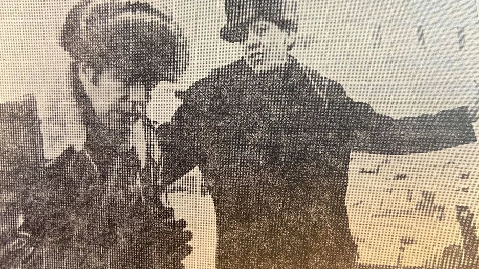 Kuriren för 50 år sedan: Hasse Burman och revymakaren "Tjadden" Hällström tar sats för språnget ini Cosmos som den närmaste tiden ska bli revylokal.