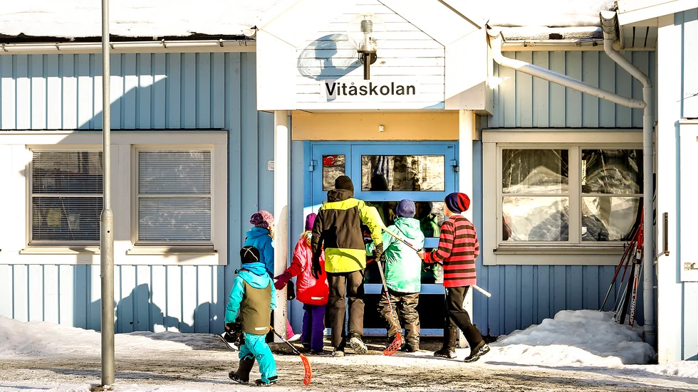 Att Vitåskolan lades ner trots löften om motsatsen är något väljarna inte glömt.