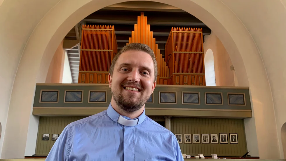 Kusmarks kyrka. Intressant i många avseenden. Invigdes den 12 juni 1932 av biskop Olof Bergqvist. Idag hemmaplan för William Lindahl. 