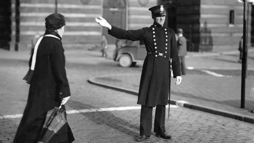 Poliskåren var länge ett starkt mansdominerat yrke. Men andelen kvinnliga poliser växer nu snabbt.