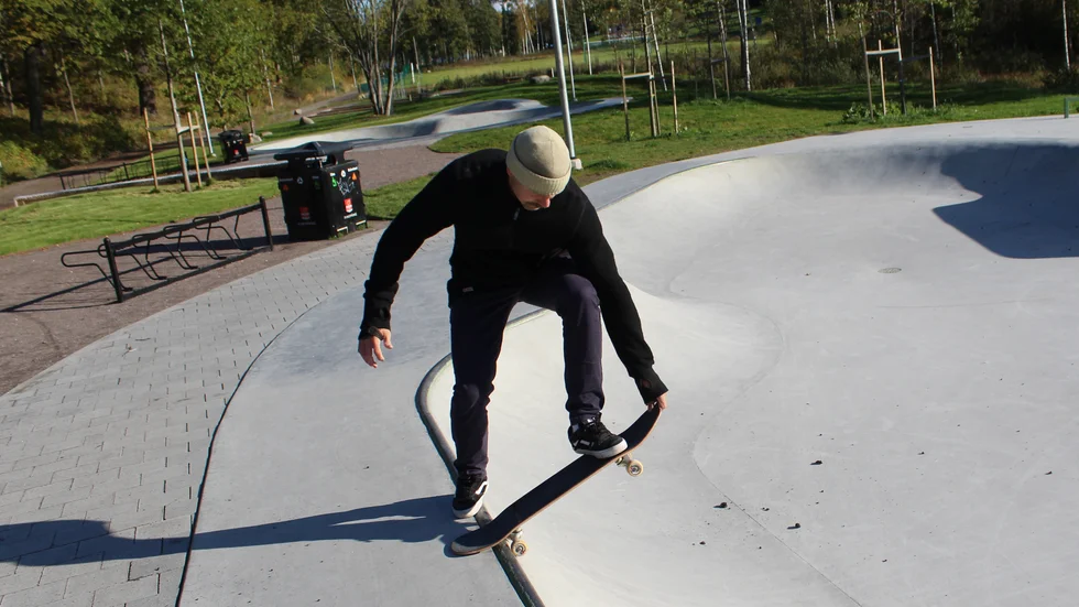 Petter Vedin uppskattar skateparken och vill se flera satsningar för barn och ungdomar.