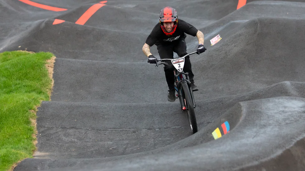 Pumptrack är en av aktiviteterna som ingår i projektet på Toresunds IP.