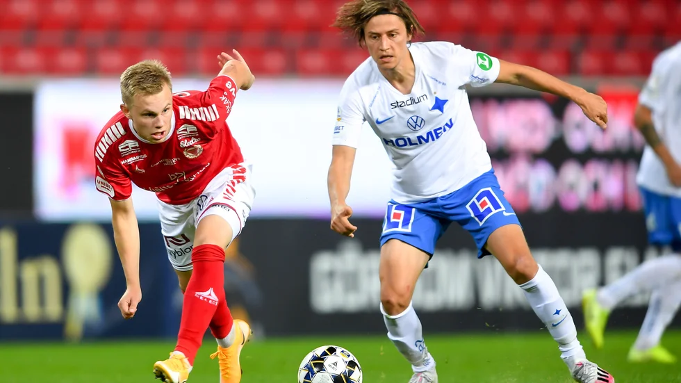 Simon Thern, till höger, är klar för IFK Göteborg. Arkivbild.